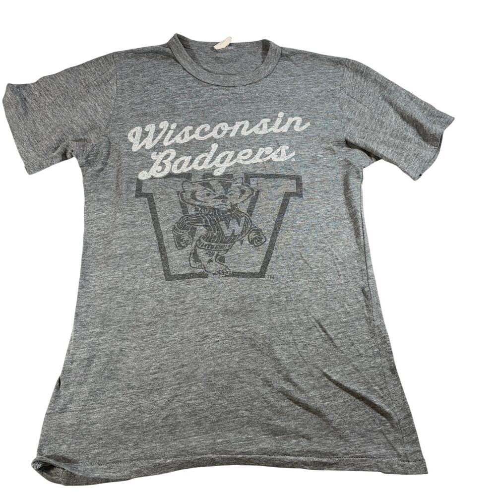 Vintage Wisconsin Badger T shirt, single stitch sleeve. Size M. college football
